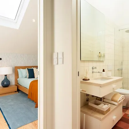 Pretty Penthouse On A Quiet St Close To Everything Apartment *