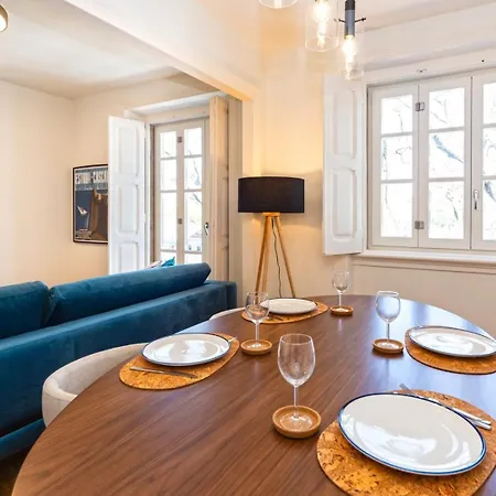 Pretty Penthouse On A Quiet St Close To Everything *