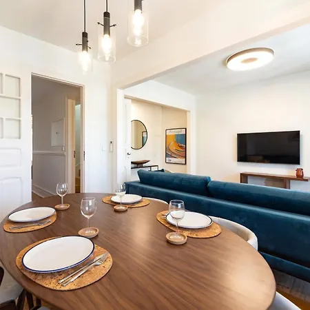 Pretty Penthouse On A Quiet St Close To Everything Apartment