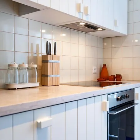 Pretty Penthouse On A Quiet St Close To Everything Appartement